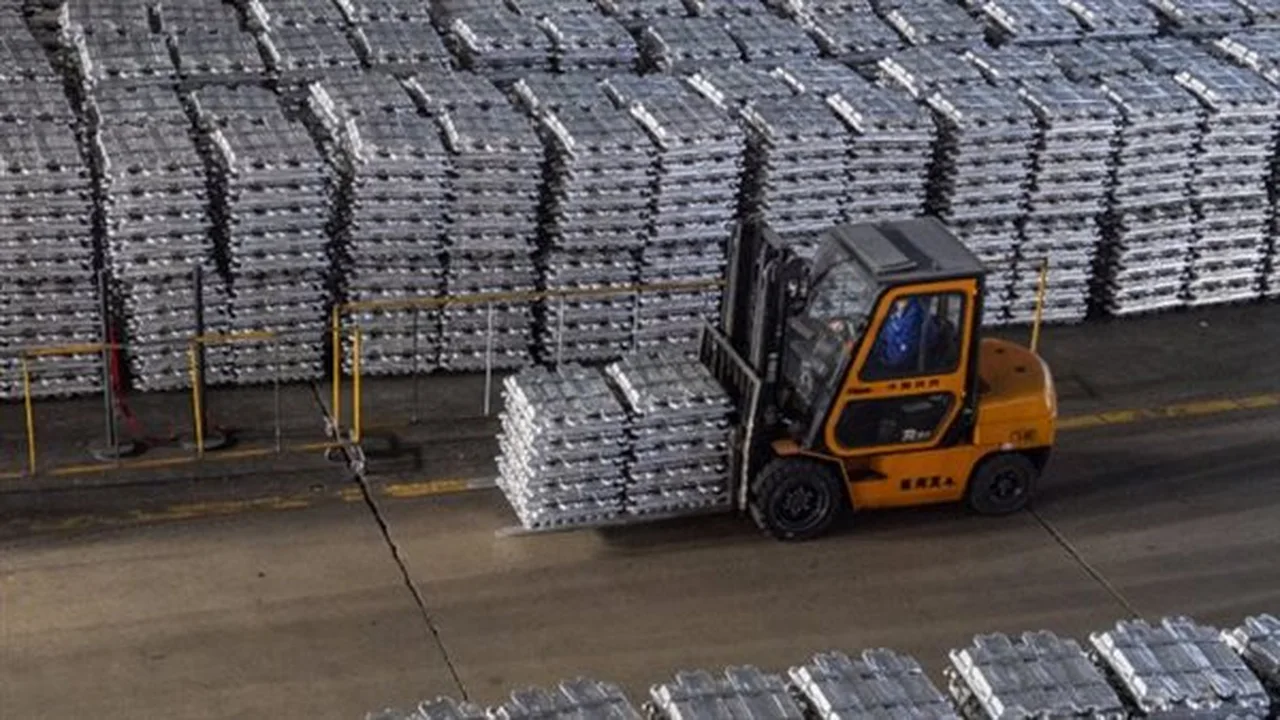 تحرك جديد في سعر طن الألومنيوم داخل بورصة لندن للمعادن اليوم الثلاثاء